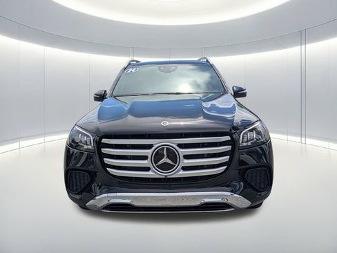 Used 2024 Mercedes-Benz GLS 450 4MATIC image 9