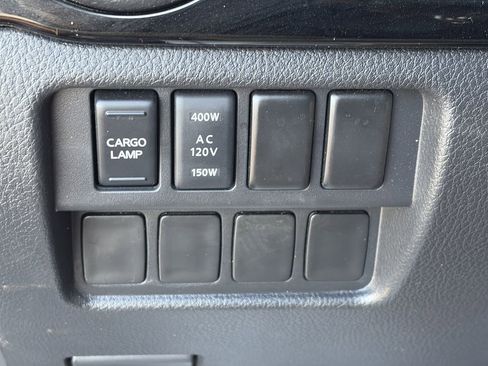 Used 2024 Nissan Titan SV w/ SV Convenience Package image 27