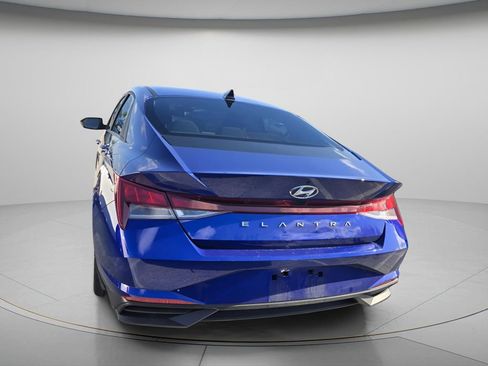 Used 2023 Hyundai Elantra SEL w/ Cargo Package FWD image 6