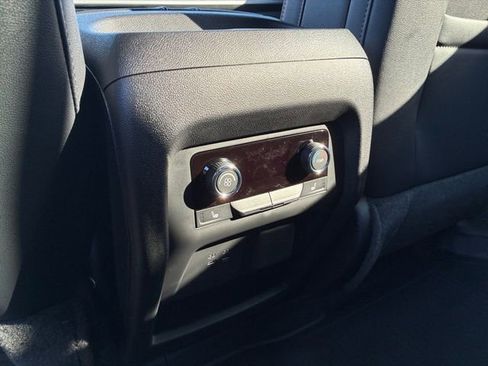 New 2026 Chevrolet Traverse RS image 18