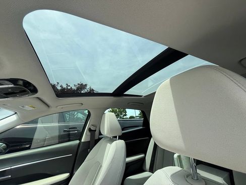 Used 2023 Hyundai Sonata SEL w/ Convenience Package FWD image 4