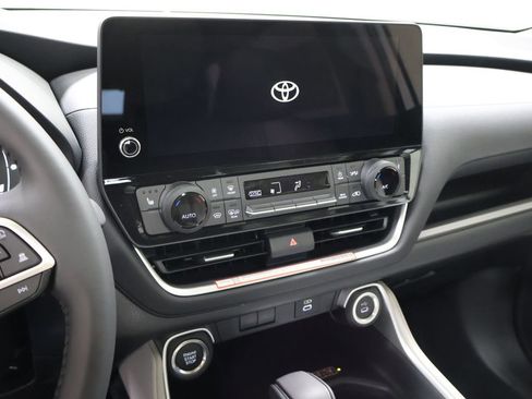 New 2026 Toyota Grand Highlander AWD image 24