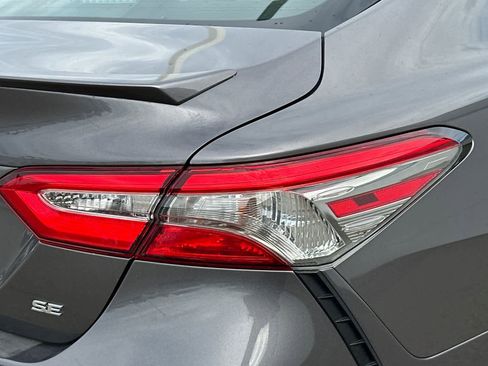Used 2019 Toyota Camry SE image 17