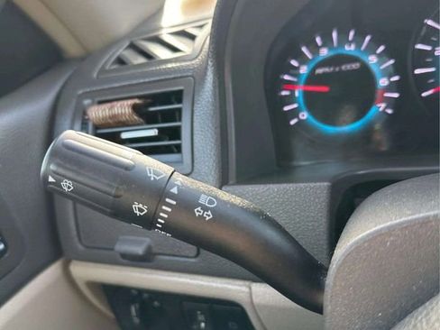 Used 2012 Ford Fusion S image 27