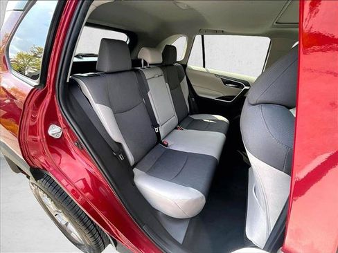 Used 2022 Toyota RAV4 XLE w/ Convenience Package FWD image 26