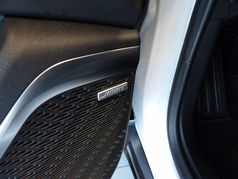 Used 2025 Buick Enclave Preferred image 9