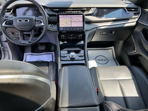 Used 2023 Jeep Grand Cherokee Overland w/ Advanced Protech Group III image 20