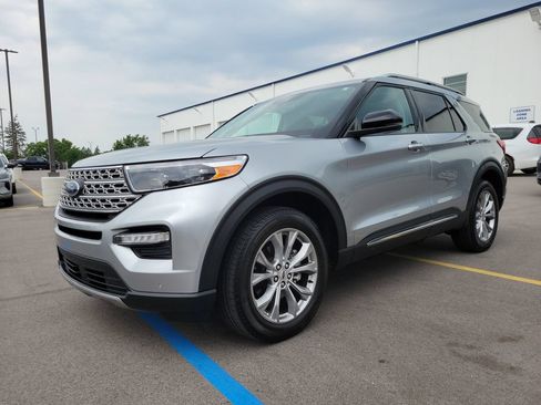 Certified 2024 Ford Explorer Limited w/ Limited Technology Package AWD/4WD image 2
