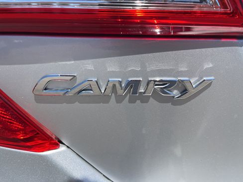 Used 2014 Toyota Camry XLE w/ Convenience Package FWD image 21