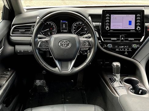 Used 2024 Toyota Camry SE image 5