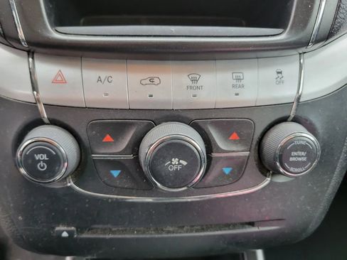 Used 2016 Dodge Journey SXT image 21