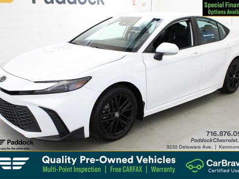 Used 2025 Toyota Camry SE w/ Convenience Package FWD image 1