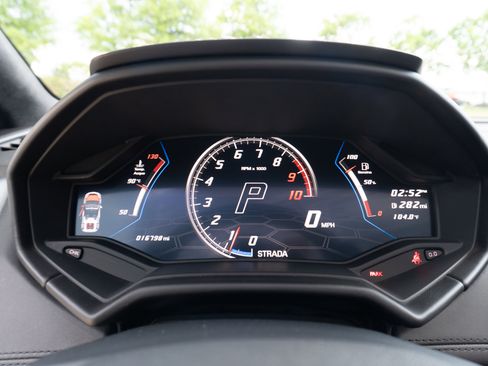 Used 2020 Lamborghini Huracan EVO AWD/4WD image 25