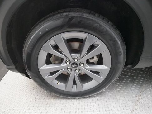 Used 2022 Ford Explorer XLT w/ Equipment Group 202A image 27