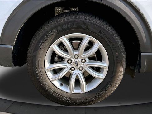 Used 2021 Ford Explorer 4WD w/ Class III Trailer Tow Package image 35