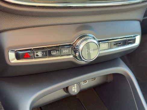 New 2026 Volvo XC40 B5 Core w/ Climate Package image 17