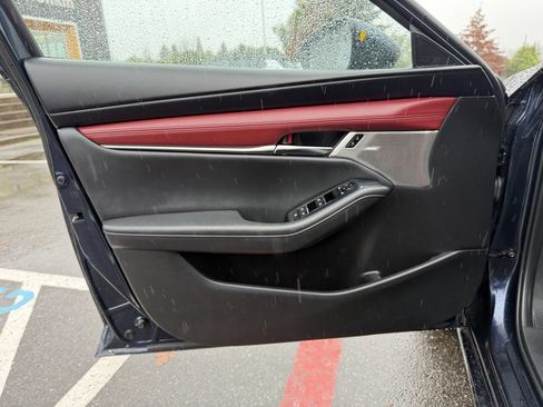 Used 2019 MAZDA MAZDA3 AWD Hatchback w/ Premium Pkg image 13