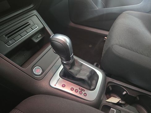 Used 2017 Volkswagen Tiguan Limited w/ Premium Package image 22