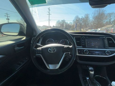 Used 2017 Toyota Highlander XLE image 10