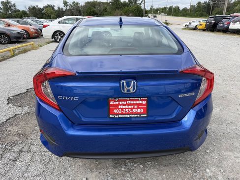 Used 2016 Honda Civic Touring image 4