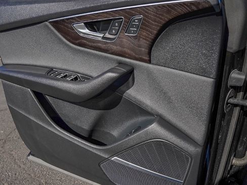 Used 2022 Audi Q8 Premium Plus w/ Premium Plus Package image 21