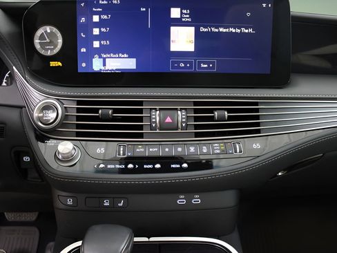 Used 2023 Lexus LS 500 w/ Interior Upgrade Package image 22