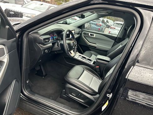 Certified 2023 Ford Explorer XLT w/ Equipment Group 202A image 15