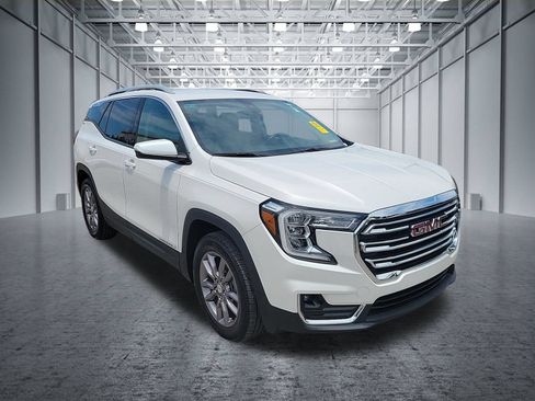 Used 2023 GMC Terrain SLT w/ LPO, Floor Liner Package FWD image 8