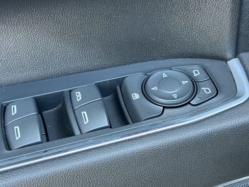 Used 2023 Chevrolet Silverado 1500 LT AWD/4WD image 11