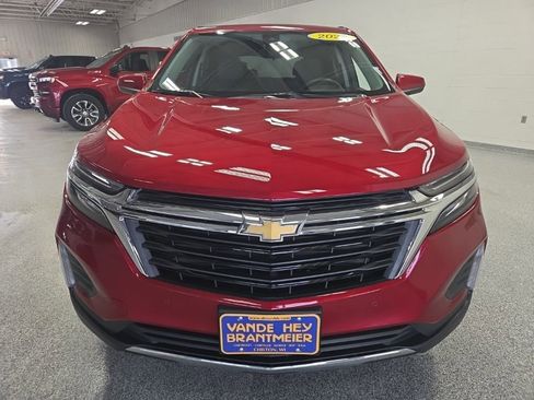 Used 2024 Chevrolet Equinox LT AWD/4WD image 2