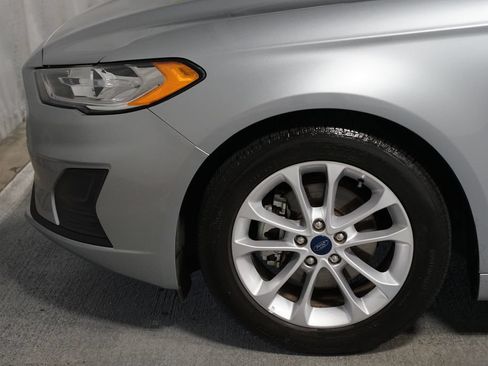Used 2020 Ford Fusion SE FWD image 5
