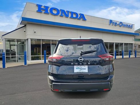 Used 2025 Nissan Rogue SV image 5