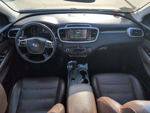 Used 2019 Kia Sorento SX w/ SX Touring Package image 18