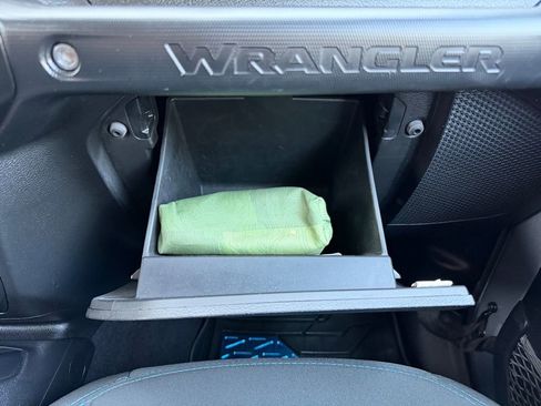 Used 2021 Jeep Wrangler Unlimited Rubicon 4xe AWD/4WD image 43