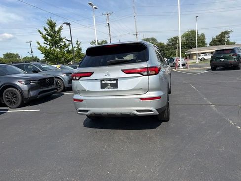 Used 2024 Mitsubishi Outlander SE AWD/4WD image 11