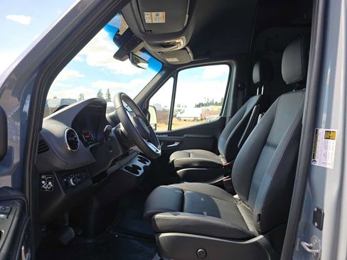 Used 2026 Mercedes-Benz Sprinter 2500 image 21