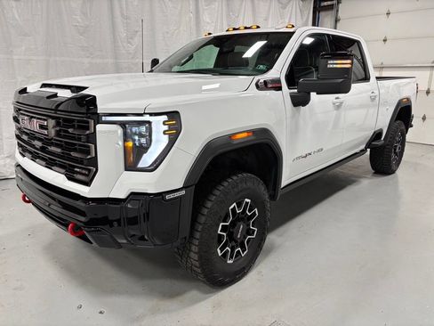 Used 2026 GMC Sierra 2500 AT4X AWD/4WD image 3