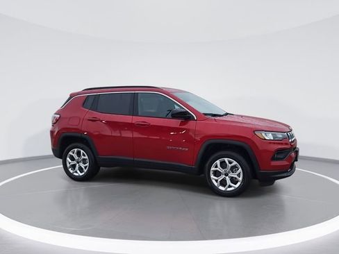 New 2026 Jeep Compass Latitude image 9