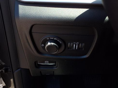 Used 2022 Jeep Grand Cherokee L Laredo AWD/4WD image 13
