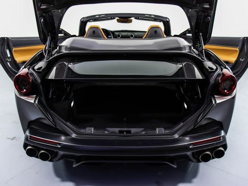 Certified 2019 Ferrari Portofino image 24