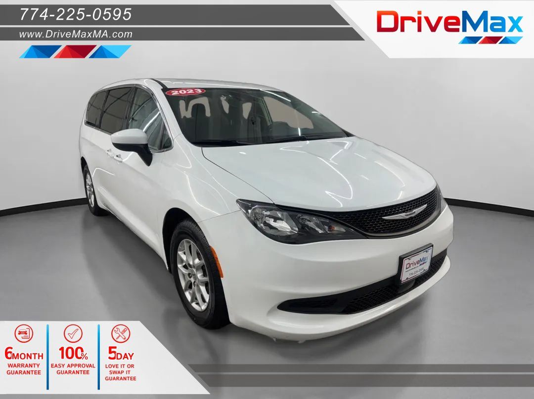 Used 2023 Chrysler Voyager LX FWD image 1