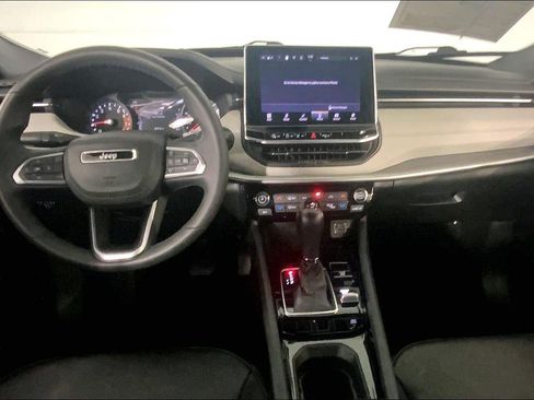 Used 2025 Jeep Compass Limited AWD/4WD image 15