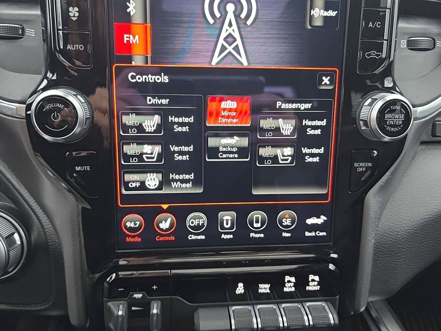 Used 2021 RAM 1500 Laramie w/ Sport Appearance Package AWD/4WD image 17