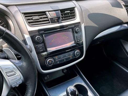 Used 2018 Nissan Altima 2.5 SR w/ SR Midnight Edition FWD image 13