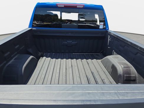 Used 2025 Chevrolet Silverado 1500 LT Trail Boss w/ Convenience Package II AWD/4WD image 12