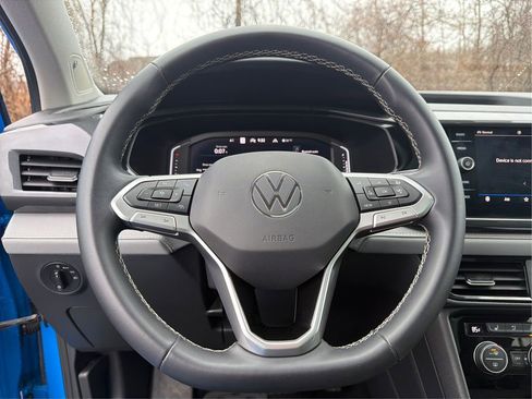 Used 2022 Volkswagen Taos SEL w/ Panoramic Sunroof Package image 19