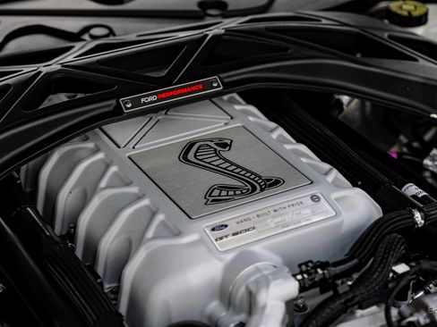 Used 2020 Ford Mustang Shelby GT500 w/ Carbon Fiber Track Pack image 96