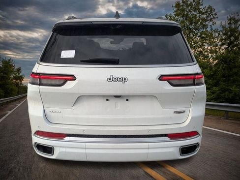 New 2025 Jeep Grand Cherokee L Summit image 4