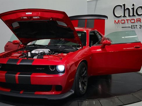 Used 2016 Dodge Challenger SRT Hellcat RWD image 16