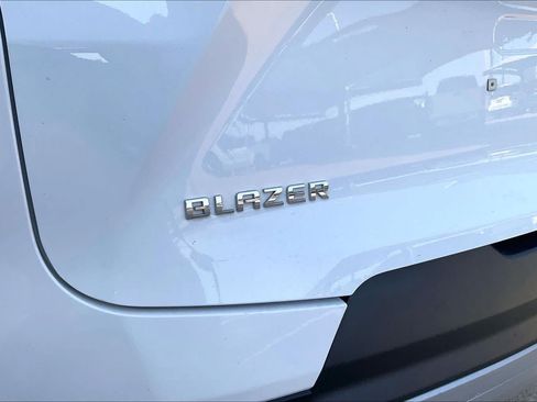 Used 2023 Chevrolet Blazer LT FWD image 11